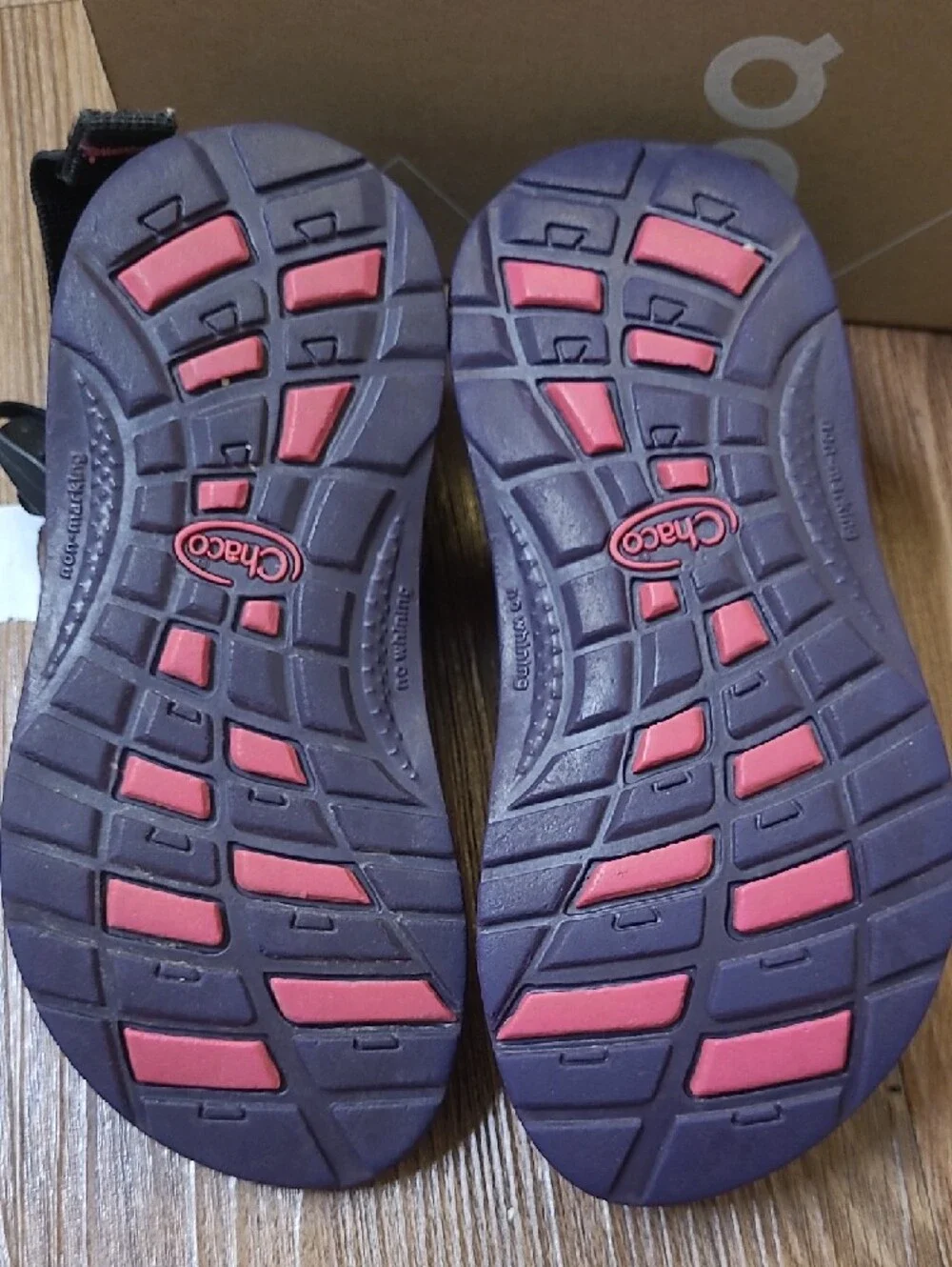 Chaco Kids Pink and Black Strappy Sandals‎